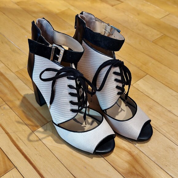 Juicy Couture Open Toe Lace Up Buckled Ankle Strap High Heel Shoes Size 6.5 - Picture 1 of 7